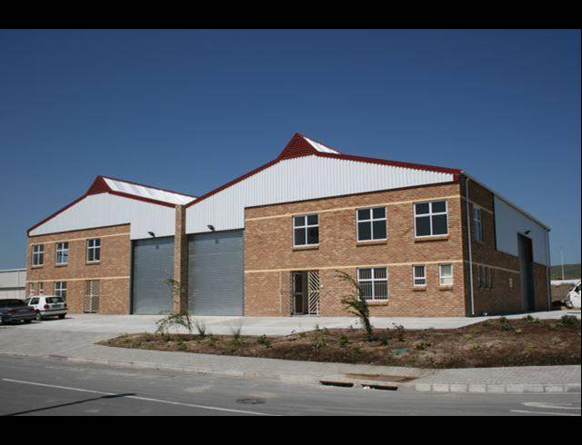 450M² FACTORY TO LET IN RACING PARK
